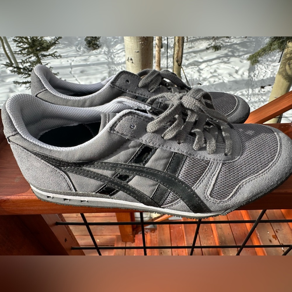ASICS Onitsuka Tiger HN201, men's size 8